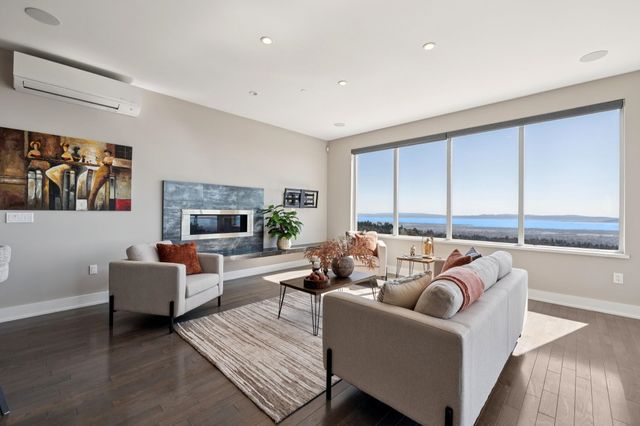 25 Diablo Dr, Oakland, CA 94611