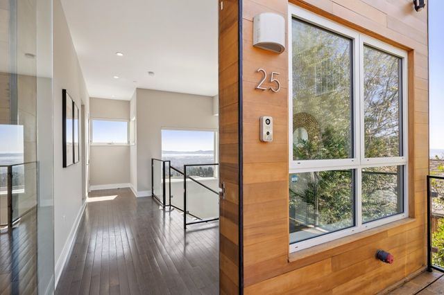 25 Diablo Dr, Oakland, CA 94611