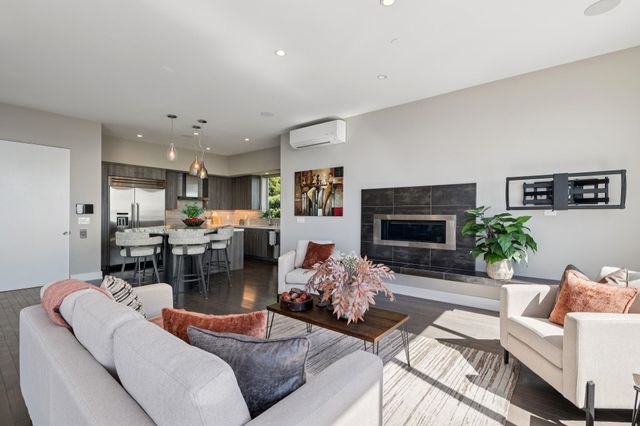 25 Diablo Dr, Oakland, CA 94611