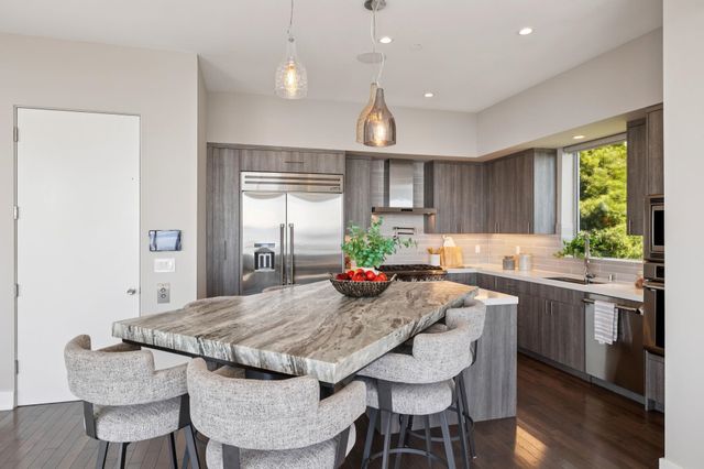 25 Diablo Dr, Oakland, CA 94611