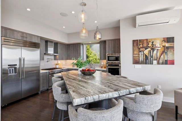 25 Diablo Dr, Oakland, CA 94611