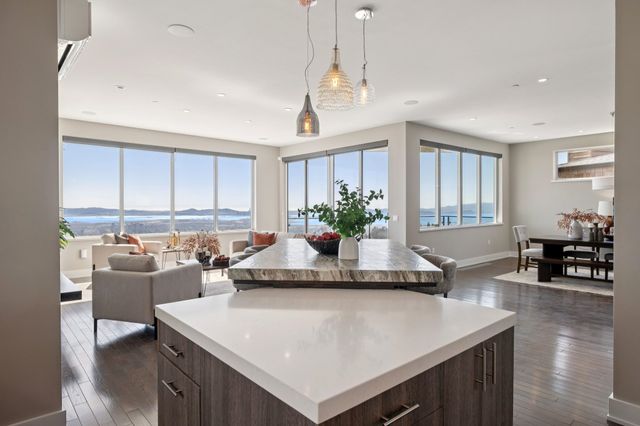 25 Diablo Dr, Oakland, CA 94611