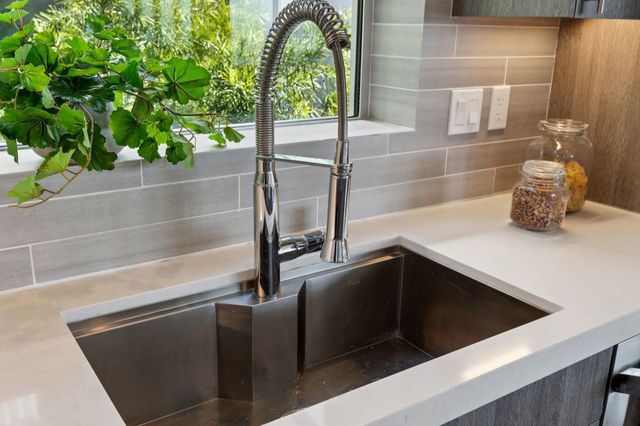 25 Diablo Dr, Oakland, CA 94611