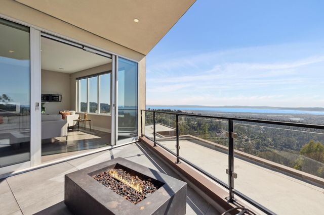 25 Diablo Dr, Oakland, CA 94611