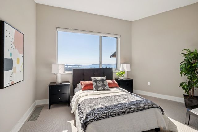 25 Diablo Dr, Oakland, CA 94611