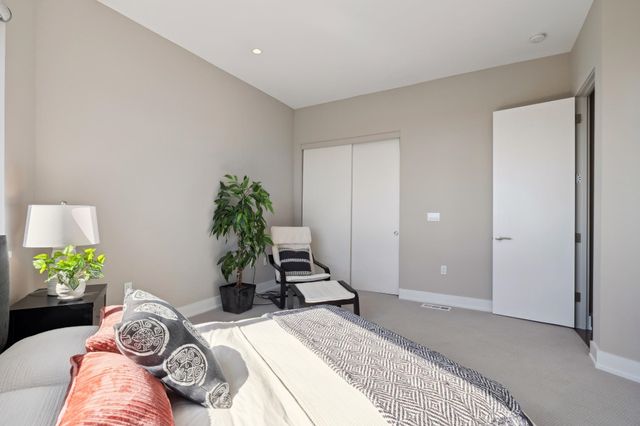 25 Diablo Dr, Oakland, CA 94611