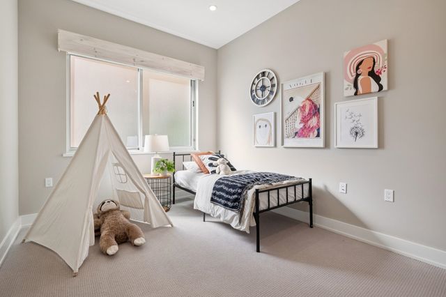 25 Diablo Dr, Oakland, CA 94611