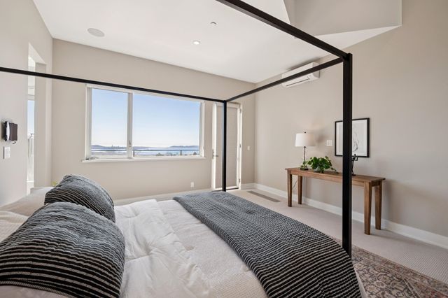 25 Diablo Dr, Oakland, CA 94611