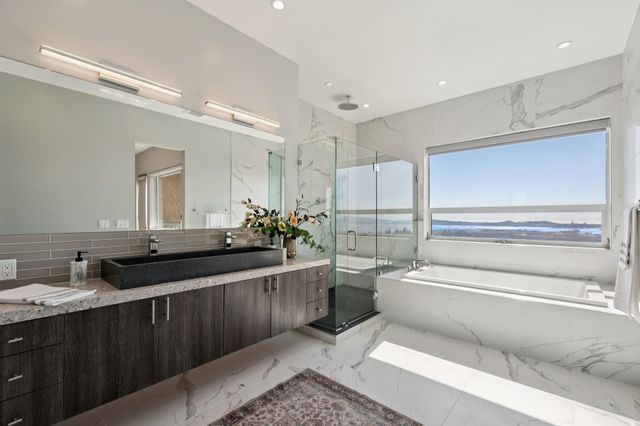 25 Diablo Dr, Oakland, CA 94611