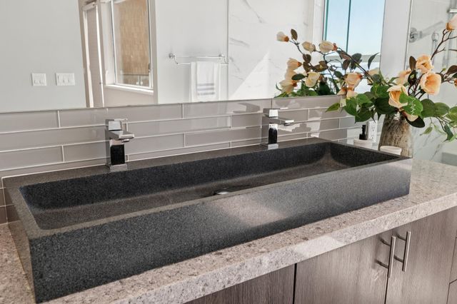 25 Diablo Dr, Oakland, CA 94611