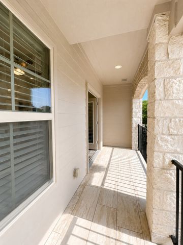 427 Renaissance Lane, Irving, TX 75060