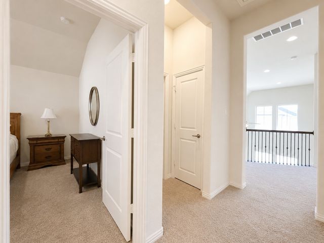 427 Renaissance Lane, Irving, TX 75060