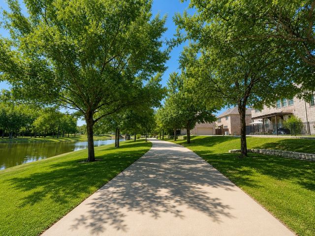 427 Renaissance Lane, Irving, TX 75060