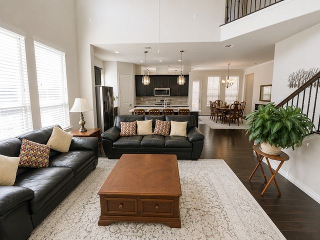 427 Renaissance Lane, Irving, TX 75060