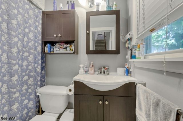 20 Harding Ave, Pompton Lakes Boro, NJ 07442