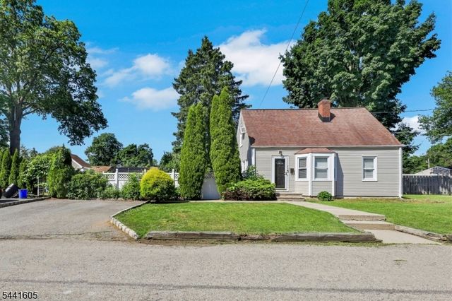 20 Harding Ave, Pompton Lakes Boro, NJ 07442