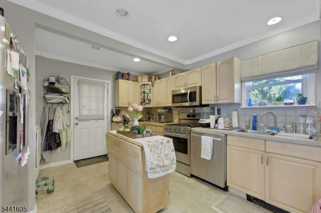 20 Harding Ave, Pompton Lakes Boro, NJ 07442