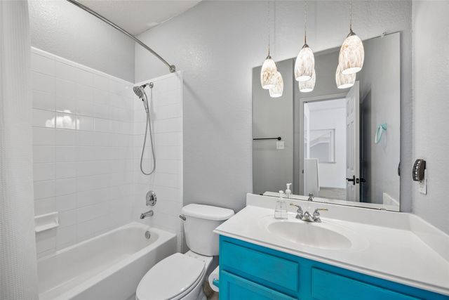 5525 Riverview Drive, The Colony, TX 75056