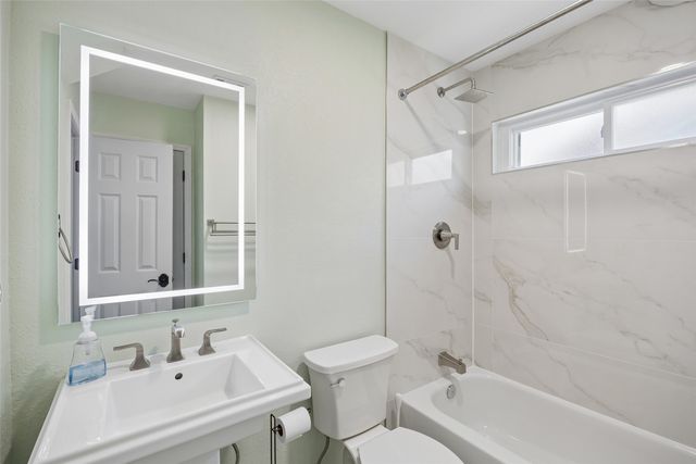 5525 Riverview Drive, The Colony, TX 75056