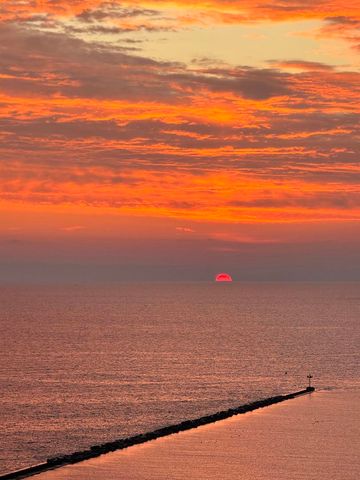 880 N Lake Shore Drive 18E, Chicago, IL 60611