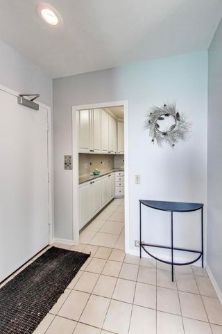 880 N Lake Shore Drive 18E, Chicago, IL 60611