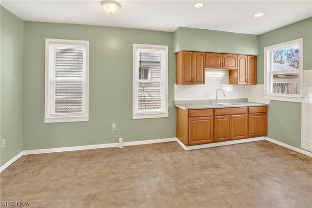 2010 Forestdale Avenue, Cleveland, OH 44109