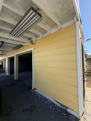 23 Peroly Court, Oakland, CA 94601