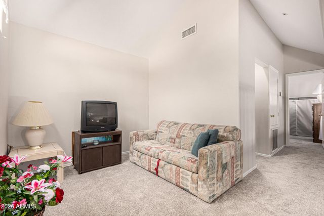 1633 E LAKESIDE Drive 161, Gilbert, AZ 85234