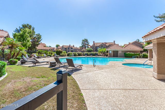 1633 E LAKESIDE Drive 161, Gilbert, AZ 85234
