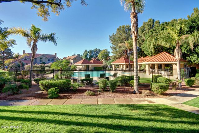 1633 E LAKESIDE Drive 161, Gilbert, AZ 85234