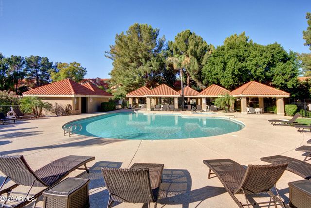 1633 E LAKESIDE Drive 161, Gilbert, AZ 85234