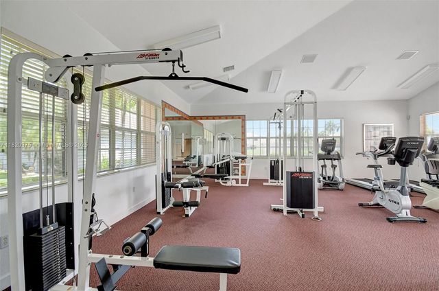 20865 NW 3rd Ln, Pembroke Pines, FL 33029