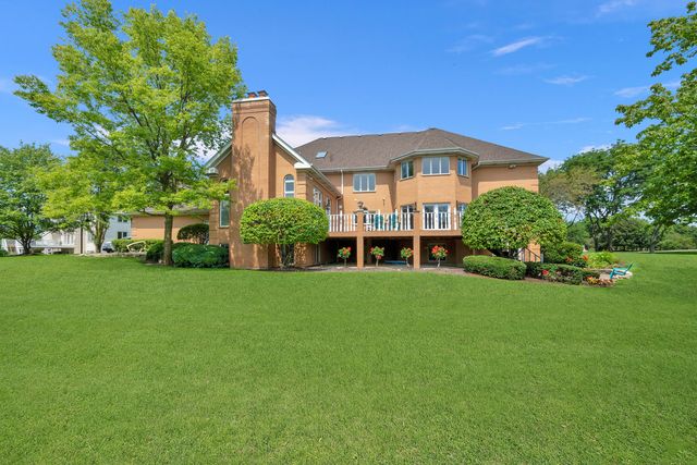 5 S Meadow Court, South Barrington, IL 60010