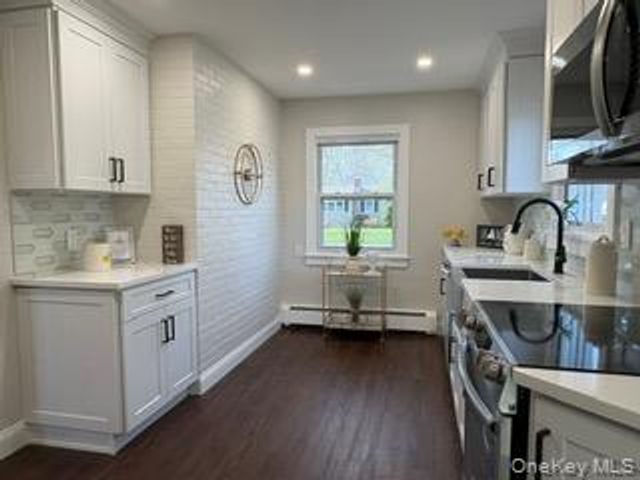 12 Fairlee Drive, East Northport, NY 11731