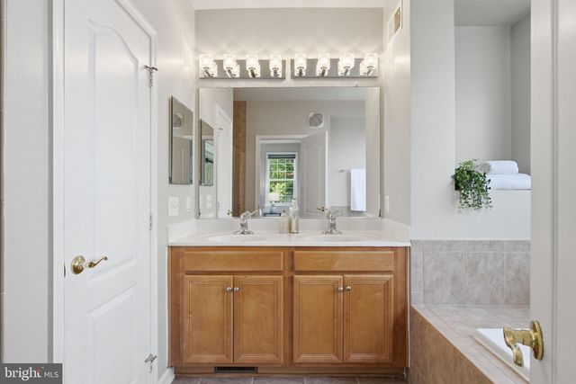 22661 SETTLERS TRAIL TER, Brambleton, VA 20148