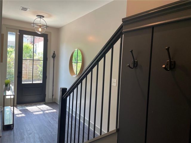 1223 Oxley Place NW, Atlanta, GA 30307