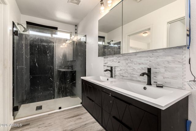 800 S BEDFORD Drive, Chandler, AZ 85225