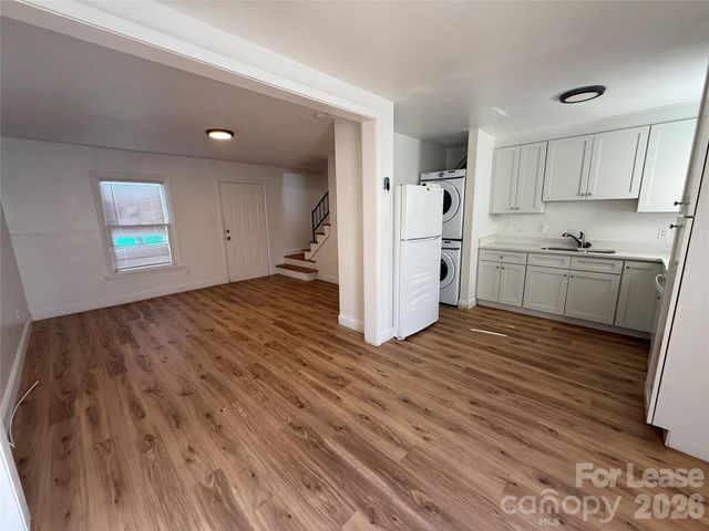 421 Honeywood Avenue B5, Charlotte, NC 28216