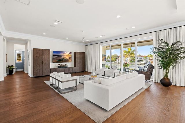 5111 W HOMER AVENUE, Tampa, FL 33629