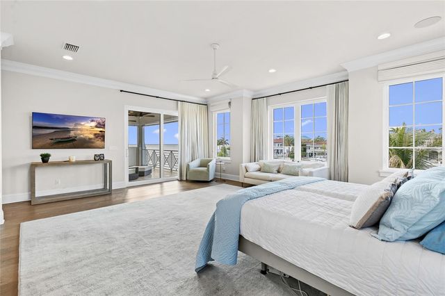 5111 W HOMER AVENUE, Tampa, FL 33629