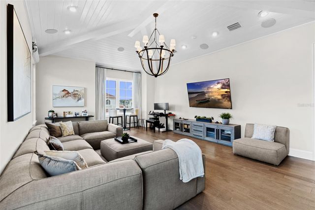 5111 W HOMER AVENUE, Tampa, FL 33629