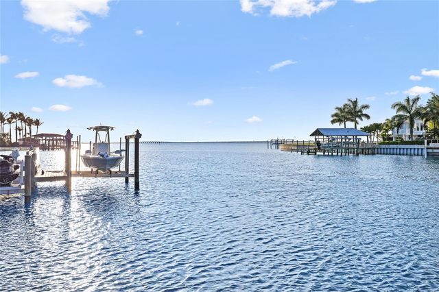 5111 W HOMER AVENUE, Tampa, FL 33629