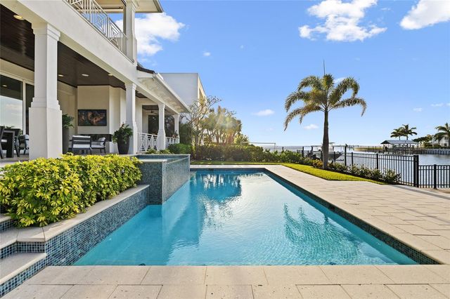 5111 W HOMER AVENUE, Tampa, FL 33629