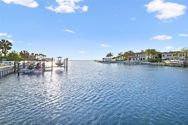 5111 W HOMER AVENUE, Tampa, FL 33629