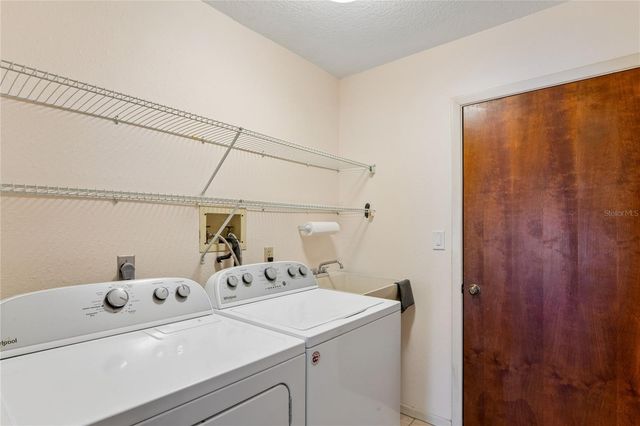 10681 SEMINOLE FOREST STREET E, Seminole, FL 33778