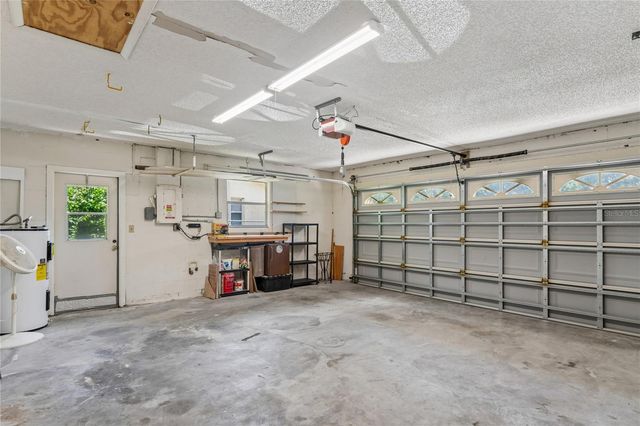 10681 SEMINOLE FOREST STREET E, Seminole, FL 33778