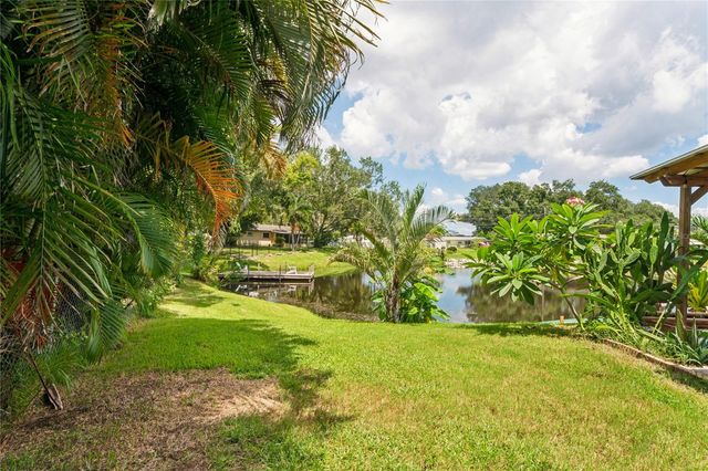 10681 SEMINOLE FOREST STREET E, Seminole, FL 33778