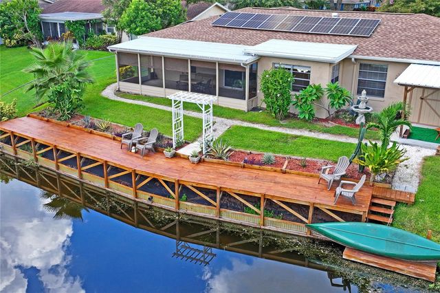 10681 SEMINOLE FOREST STREET E, Seminole, FL 33778