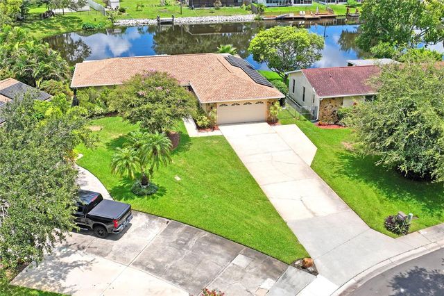 10681 SEMINOLE FOREST STREET E, Seminole, FL 33778