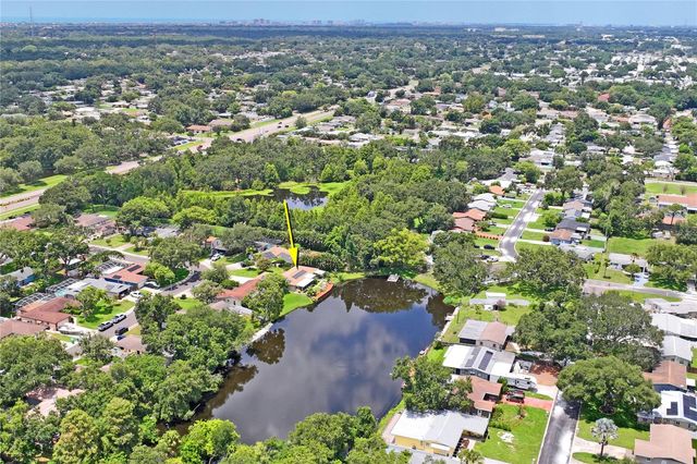10681 SEMINOLE FOREST STREET E, Seminole, FL 33778